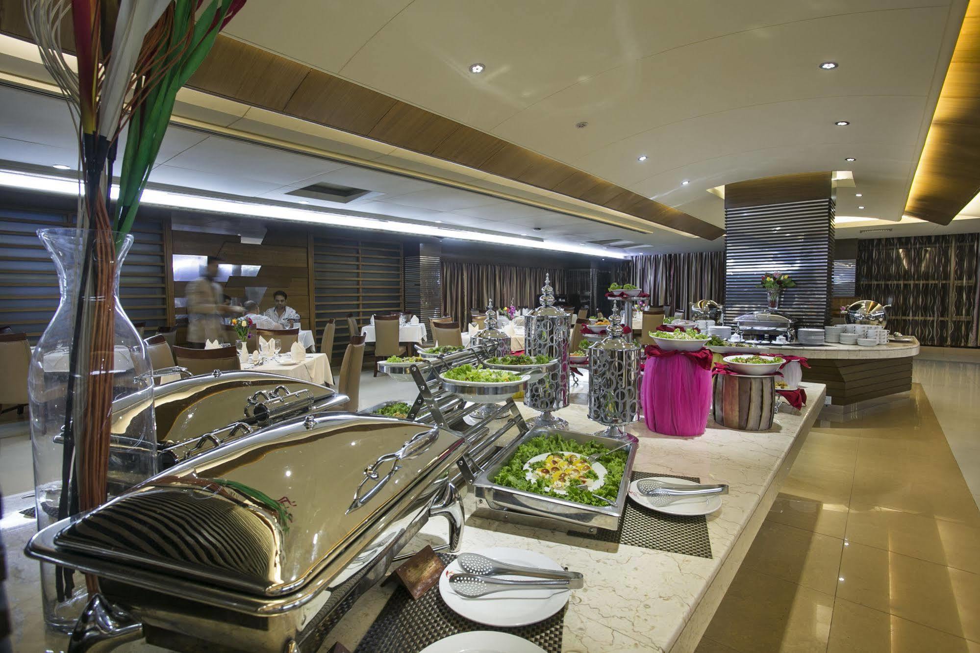 Fars Hotel & Resorts - Bar-Buffet-Pool-Spa Dhaka Zewnętrze zdjęcie